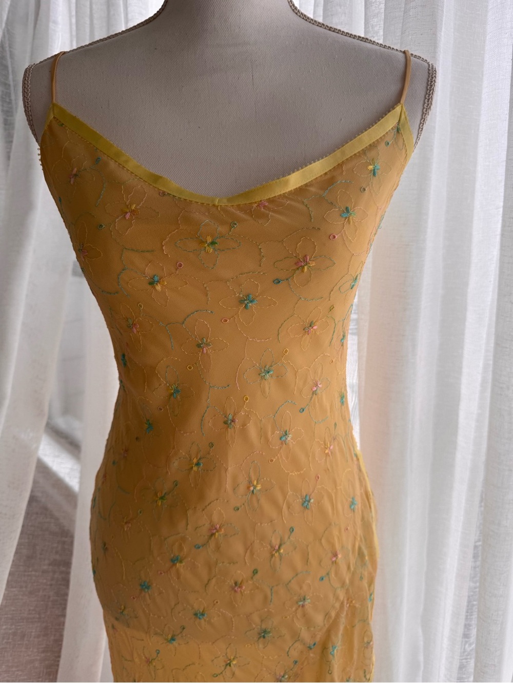 Vintage Betsey Johnson Yellow Embroidered Floral Slip Dress Size 8 - Picture 2 of 6